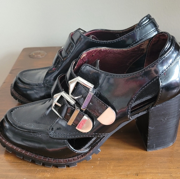 Chunk heel buckle booties - Picture 2 of 2